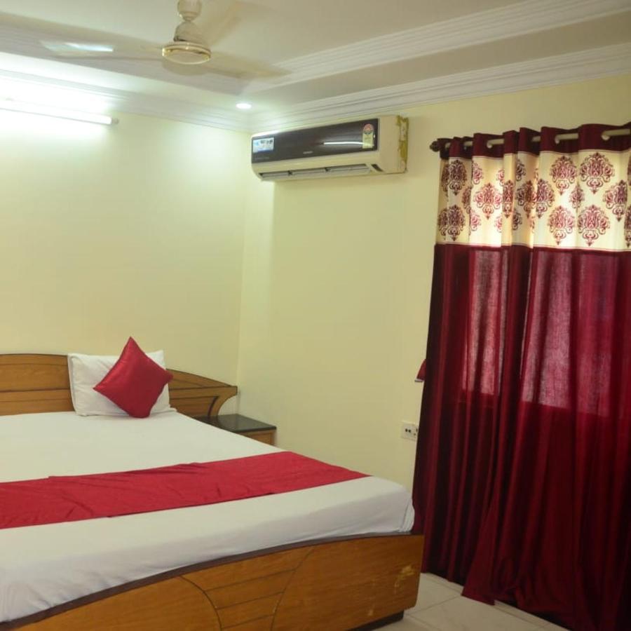 Hotel Poonam Rāipur Buitenkant foto